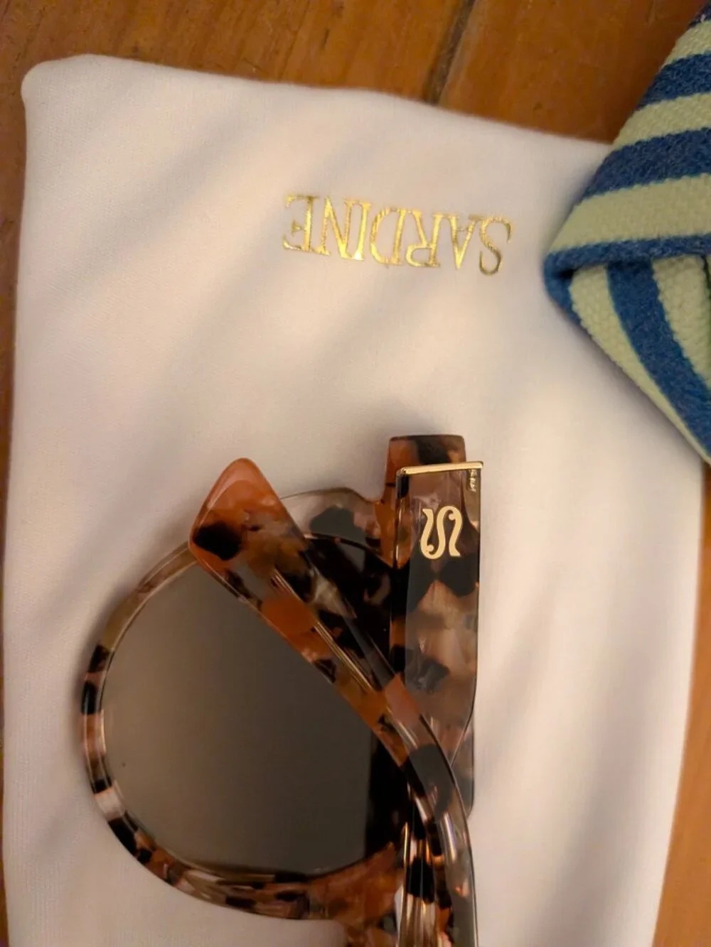 Sardine sunglasses w/case- Aster style, terra fawna , NWT